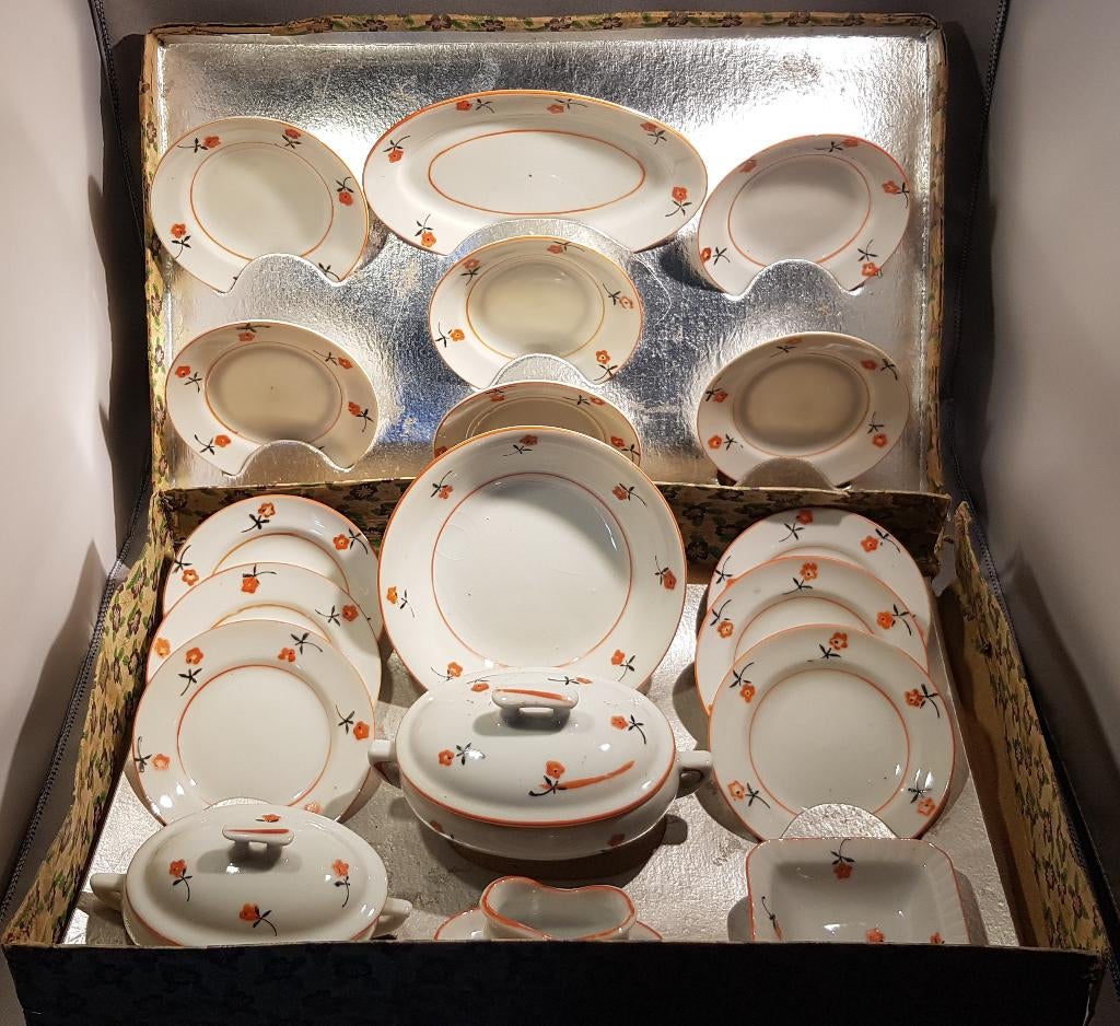 Compleet kinders servies Kiddie's Fair Series, Antiek en Kunst, Antiek | Speelgoed, Ophalen of Verzenden