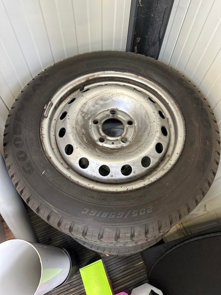 4 wielen met Goodyear banden 205/65R16 voor bus, Auto-onderdelen, Banden en Velgen, Ophalen, 16 inch, Banden en Velgen, 205 mm