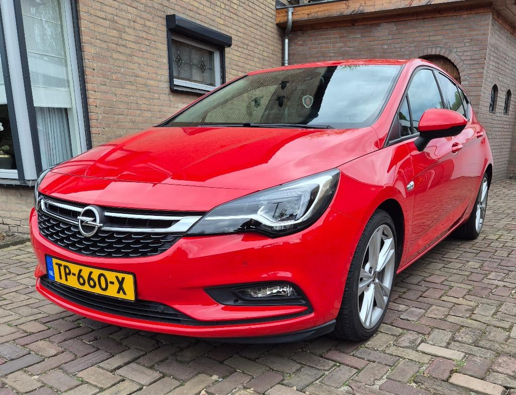 Opel Astra 1.6 Turbo Innovation 2018 Rood Automaat 200PK, Auto's, Opel, Particulier, Astra, ABS, Achteruitrijcamera, Airbags, Airconditioning