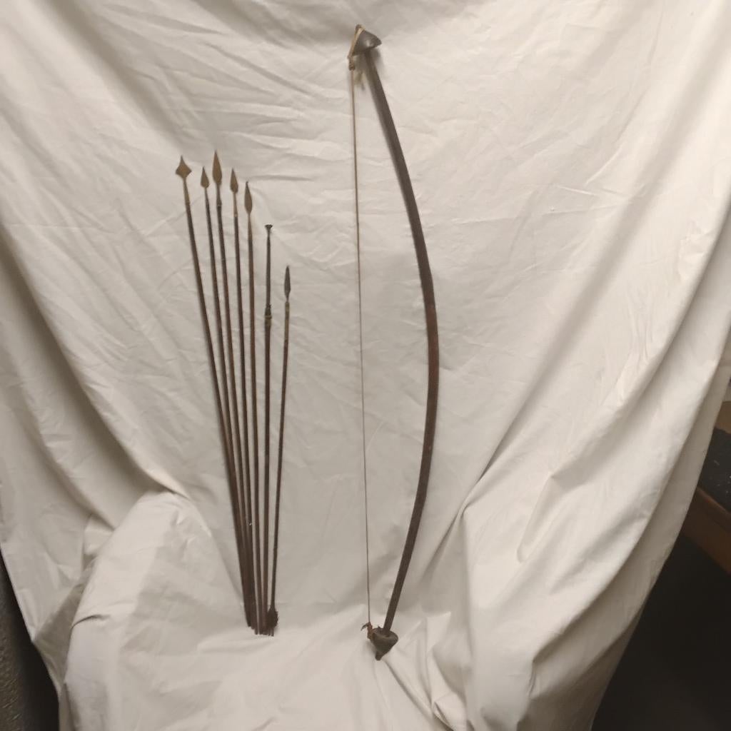 Antieke pijl en boog, handboog, pijlen, boogschieten, Ophalen of Verzenden