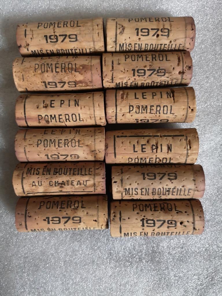 12 kurken van het  beroemd kasteel LE PIN POMEROL 1979 9, Verzamelen, Wijnen, Gebruikt, Frankrijk, Ophalen of Verzenden, Rode wijn