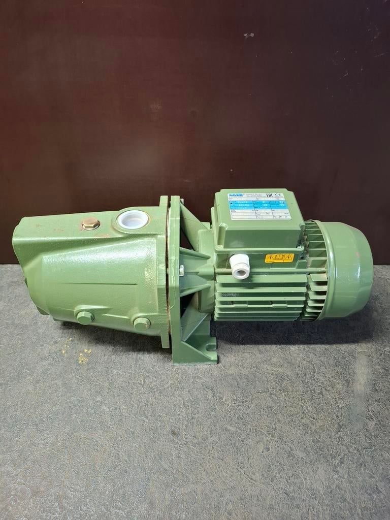 Saer M80 ZGAN, Ophalen, Zo goed als nieuw, Beregeningspomp