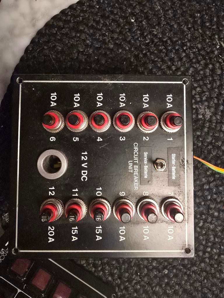 Zekeringpaneel boot 12V DC - Circuit Breaker Unit, Watersport en Boten, Ophalen of Verzenden, Gebruikt, Motor en Techniek