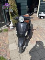 IVA Lux 50 Scooter - Zwart met bruin zadel, Fietsen en Brommers, Ophalen, Gebruikt, Benzine, Overige merken
