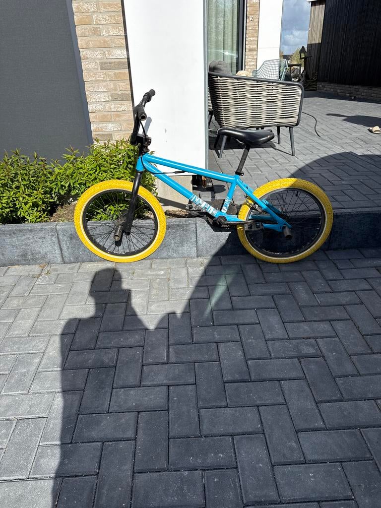 Blauwe BMX met gele banden, Ophalen, Gebruikt, Staal, 20 tot 24 inch