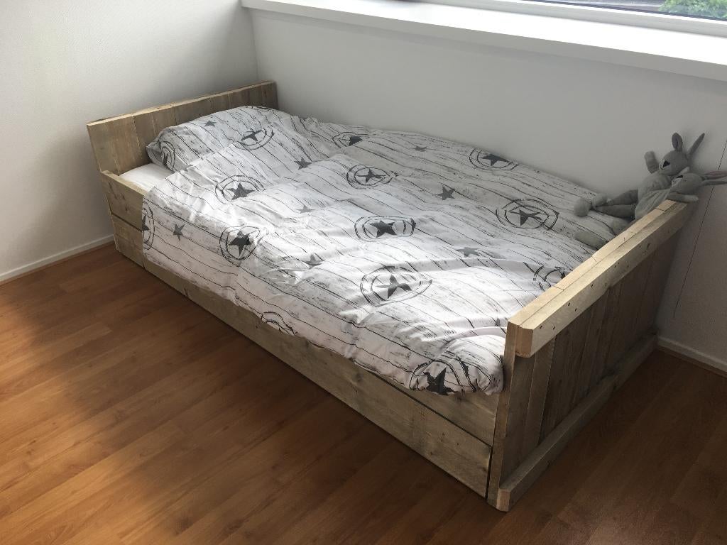 Bed steigerhout in iedere maat, incl lattenbodem. TIP!