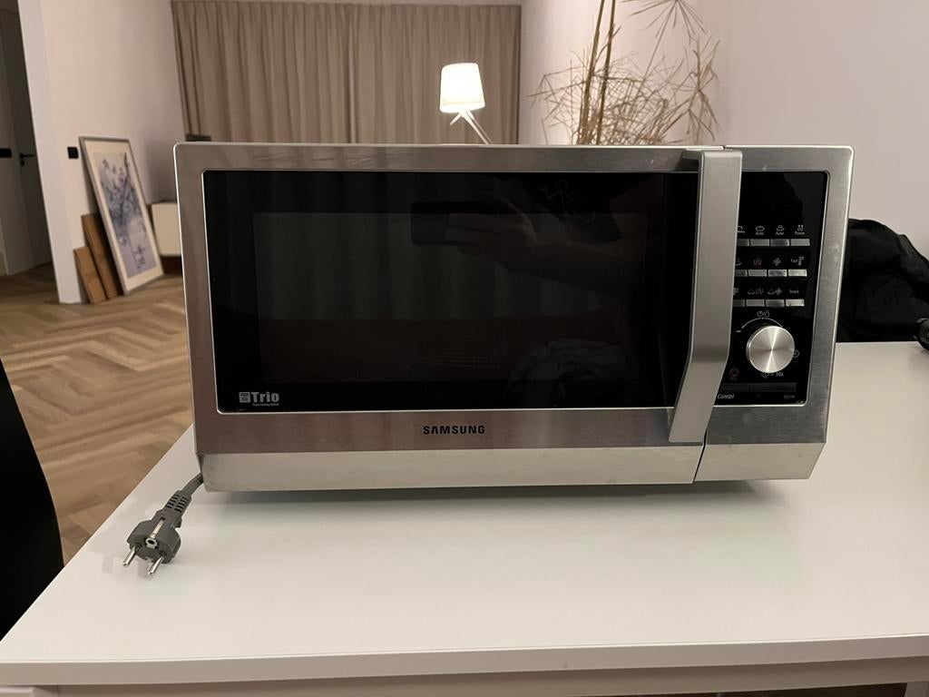 Samsung combi magnetron / oven, Witgoed en Apparatuur, Magnetrons, Combimagnetron, Ophalen of Verzenden, Zo goed als nieuw, Draaiplateau