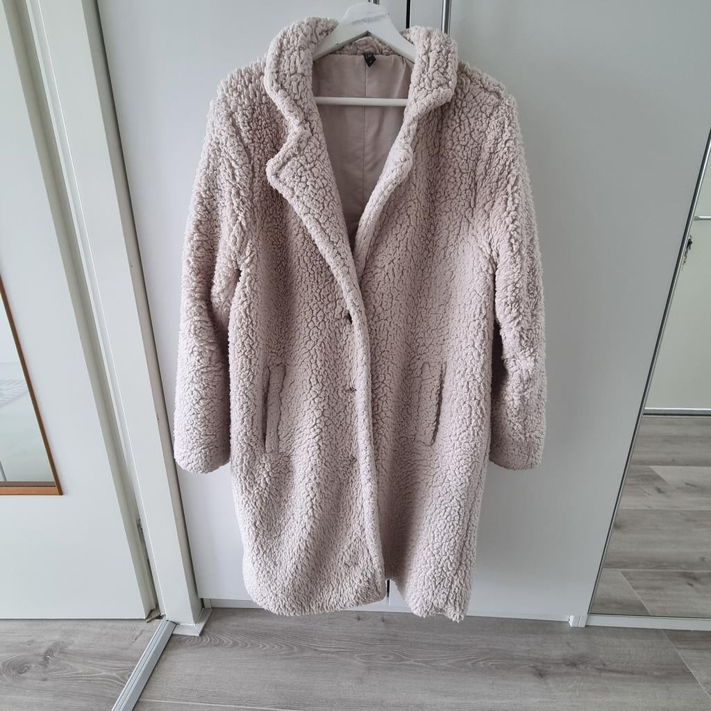Jas L - Beige / Off-white - Zachte Fluffy Winterjas, Beige, Maat 42/44 (L), Ophalen of Verzenden, Gedragen