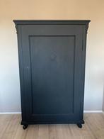 Grenen kast, Ophalen