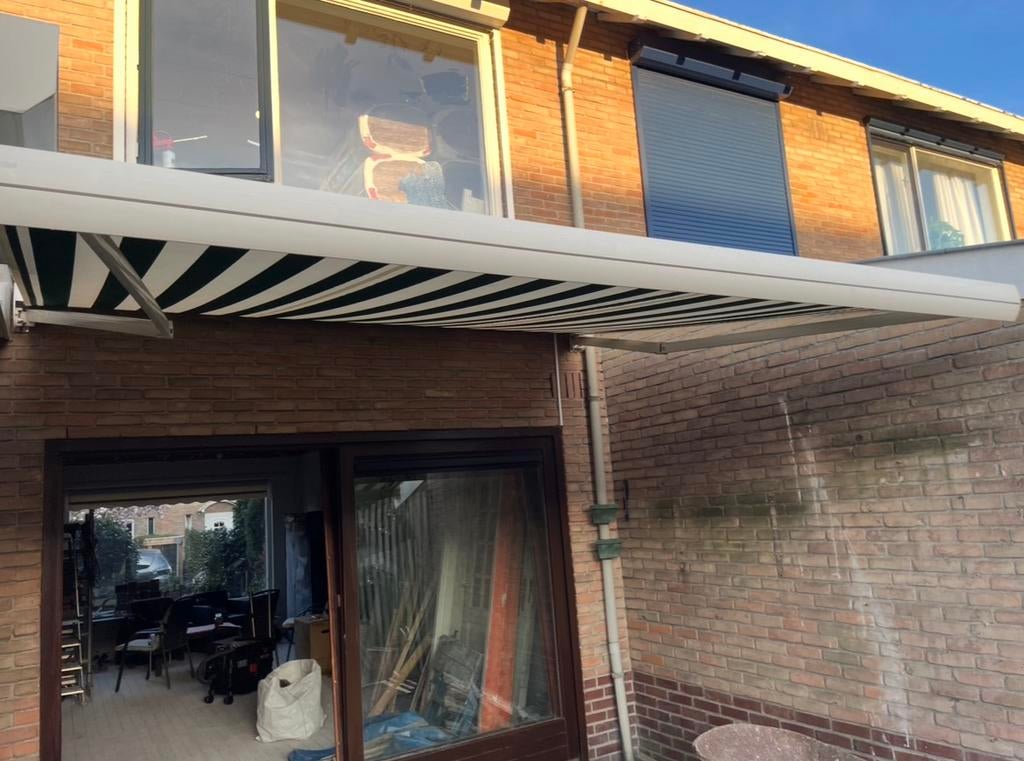 Zonnescherm 315x288cm - Wit/Groen gestreept, elektrisch, Tuin en Terras, Zonneschermen, Ophalen, Gebruikt, Elektrisch, 150 tot 300 cm