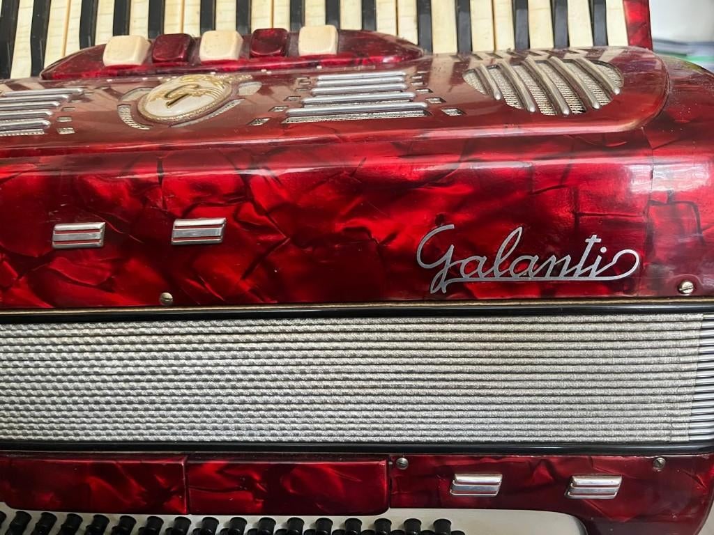 Accordeon Galanti, Muziek en Instrumenten, Accordeons, Gebruikt, Overige formaten, Met koffer, Knopaccordeon