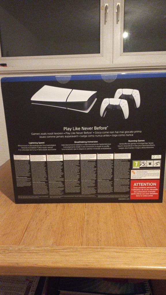 PS5 Digital Edition 825 GB met 2 controllers, Spelcomputers en Games, Spelcomputers | Sony PlayStation 5, Zo goed als nieuw, Playstation 5 Digital