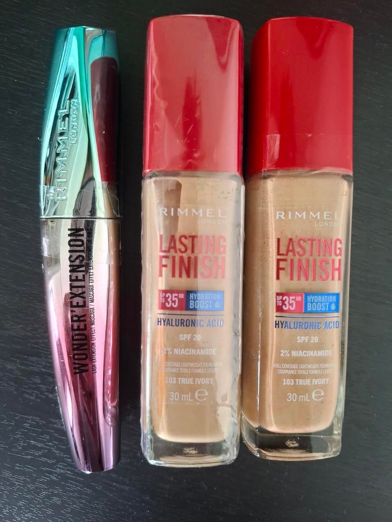 NIEUW Rimmel Make-up: Mascara & Foundation (2x), Ophalen of Verzenden, Nieuw, Gehele gezicht, Make-up