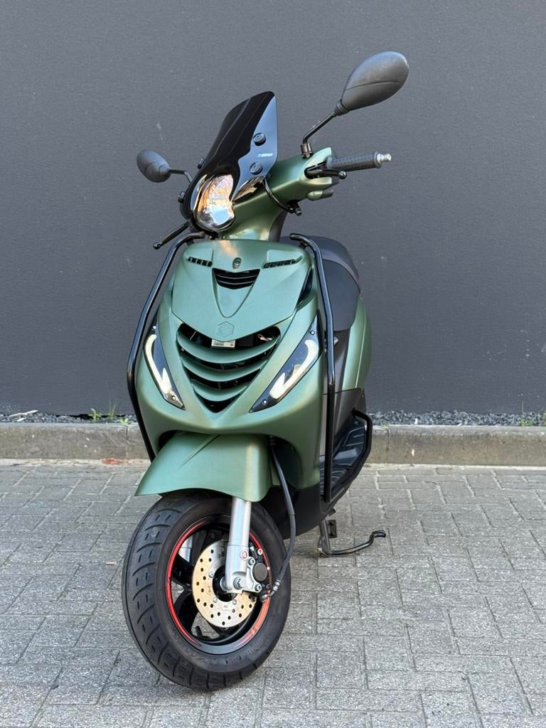 Piaggio ZIP iGET 2020 1000KM NIEUWSTAAT! FULL OPTION, Fietsen en Brommers, Scooters | Piaggio, Ophalen, Maximaal 45 km/u, Zip