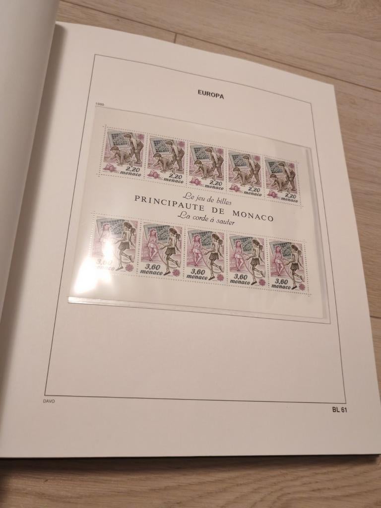 Verenigd Europa tm 1993 compleet in 3 davo's (11/13), Postzegels en Munten, Ophalen of Verzenden, Buitenland