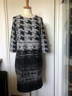 GEISHA JURK MET GRIJSTINTEN lange mouw maat 40, Kleding | Dames, Jurken, Maat 38/40 (M), Geisha, Ophalen of Verzenden, Zo goed als nieuw