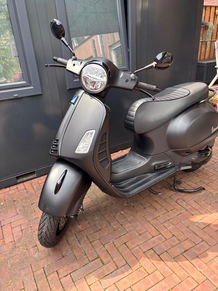 Vespa GTS super notte 300 HPE, Motoren, Motoren | Piaggio, Particulier, Scooter, 12 t/m 35 kW, 1 cilinder, ABS, Automaat, Occasion