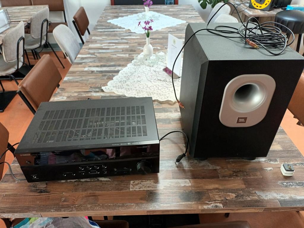 JBL Subwoofer en Yamaha AV Receiver HTR-4071, Ophalen