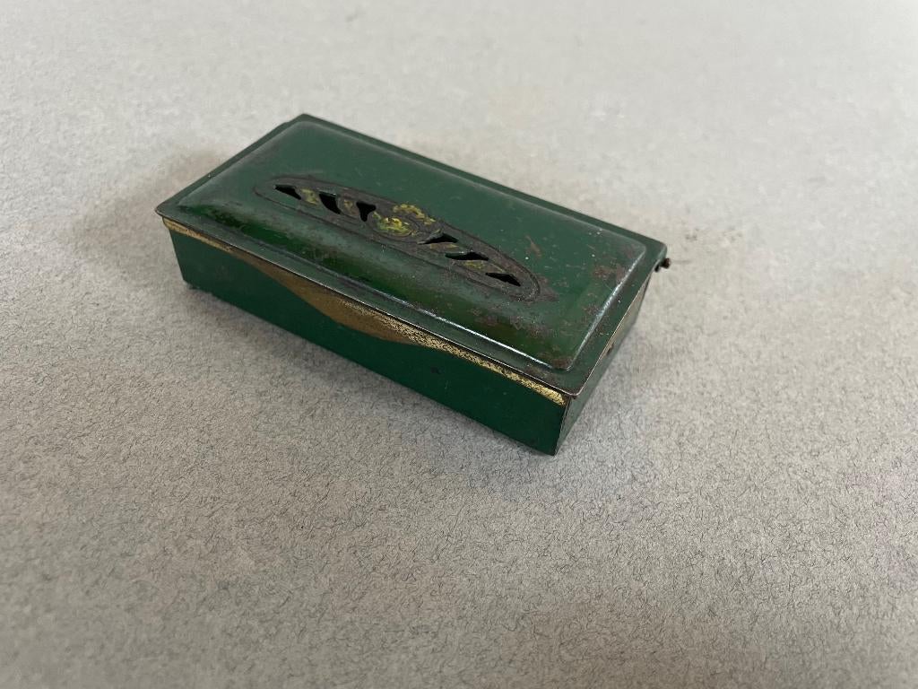 Klein antiek blikken postzegeldoosje vooroorlogs, Antiek en Kunst, Curiosa en Brocante, Ophalen of Verzenden