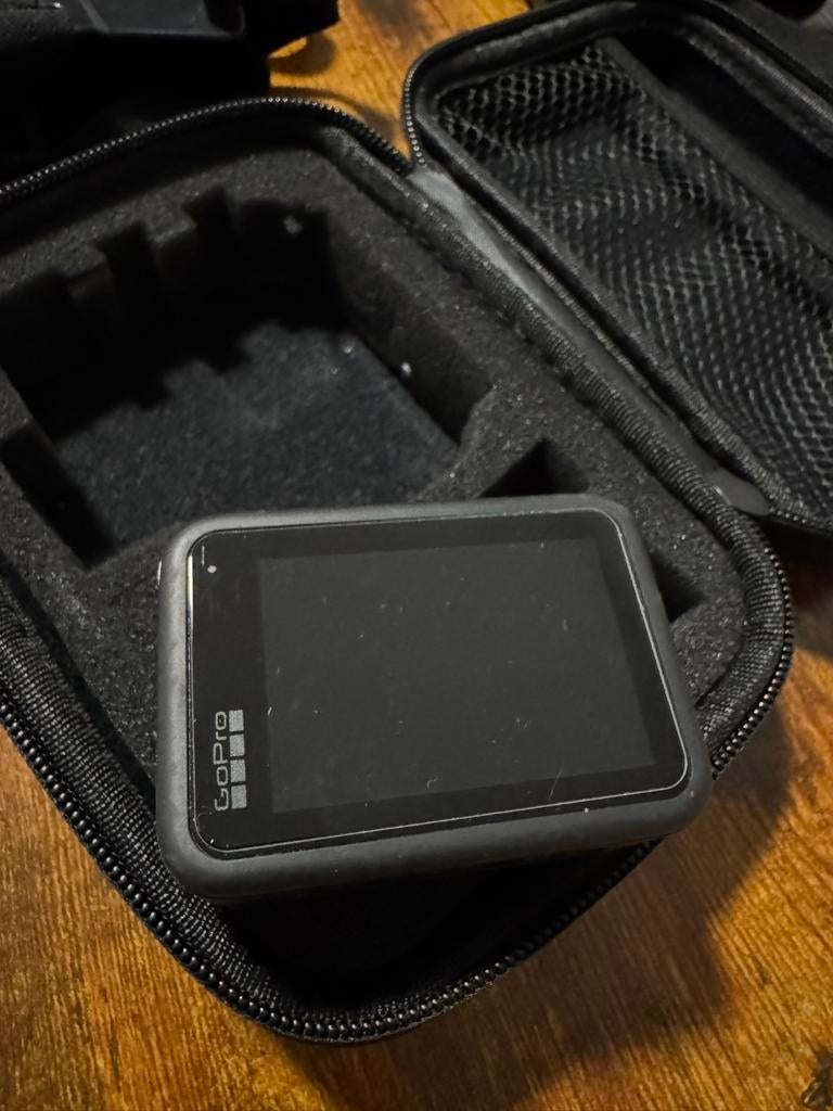 GoPro Hero 10 Black met uitgebreide accessoires set, Ophalen, Zo goed als nieuw, GoPro