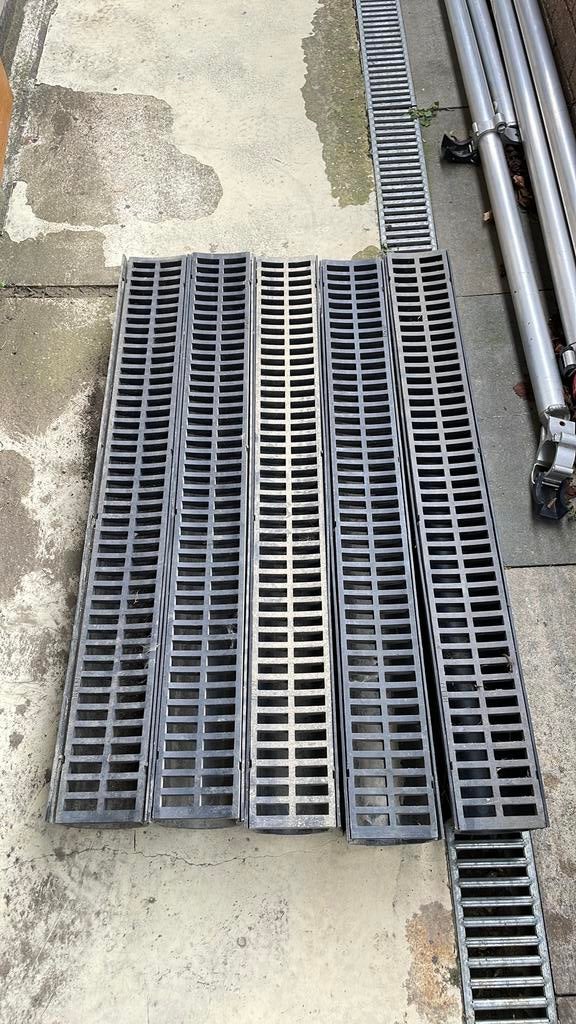 Drainage goten, Ophalen, Zo goed als nieuw, Pvc, 4 tot 6 meter