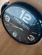 Grote moderne "retro-look" Klok, Ophalen of Verzenden, Zo goed als nieuw, Analoog, Wandklok