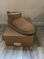 Dames schoenen, UGG, Bruin, Lage of Enkellaarzen, Nieuw