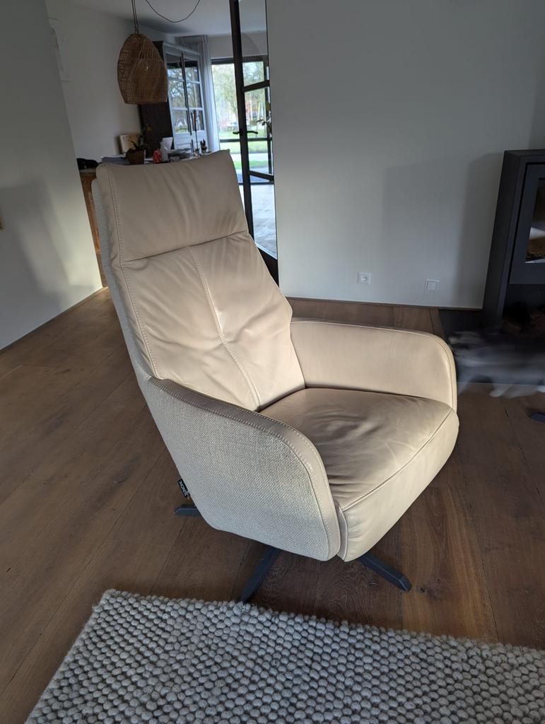 Lederen / stoffen relaxfauteuil + voetenbank montel, Ophalen, Gebruikt, Eenpersoons, 75 tot 100 cm