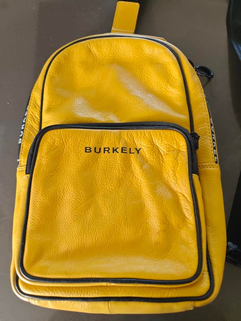 Burkely leren sling bag / rugzakje geel, Overige merken, 25 tot 40 cm, Ophalen of Verzenden, Zo goed als nieuw