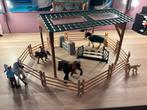 Schleich Horse Club rijhal + paarden + ruiters, Ophalen, Gebruikt