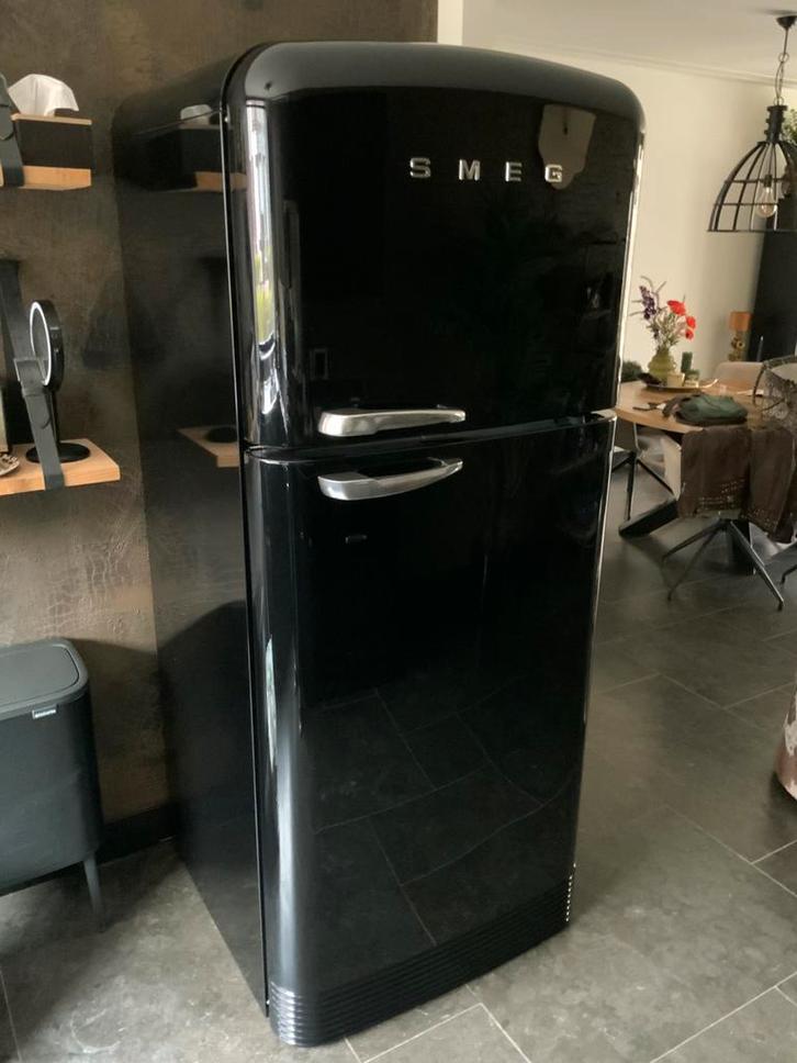 Smeg retro koelkast zwart FAB50RBL5, Witgoed en Apparatuur, Koelkasten en IJskasten, Met vriesvak, 200 liter of meer, 160 cm of meer