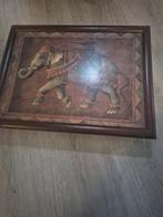 Decoratieve bord onderzetter met olifant design, Ophalen of Verzenden, Gebruikt, Bord