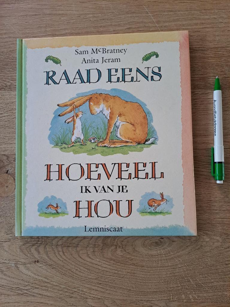 RAAD EENS HOEVEEL IK VAN JE HOU.. SAM MCBRATNEY, Boeken, Kinderboeken | Baby's en Peuters, Gelezen, Ophalen of Verzenden, 2 tot 3 jaar