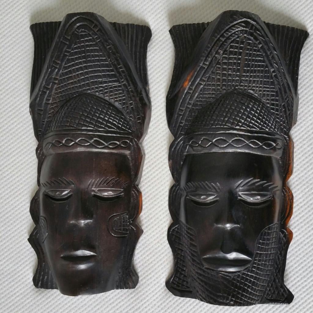 2 Maskers uit Nigeria, Antiek en Kunst, Kunst | Beelden en Houtsnijwerken, Ophalen of Verzenden