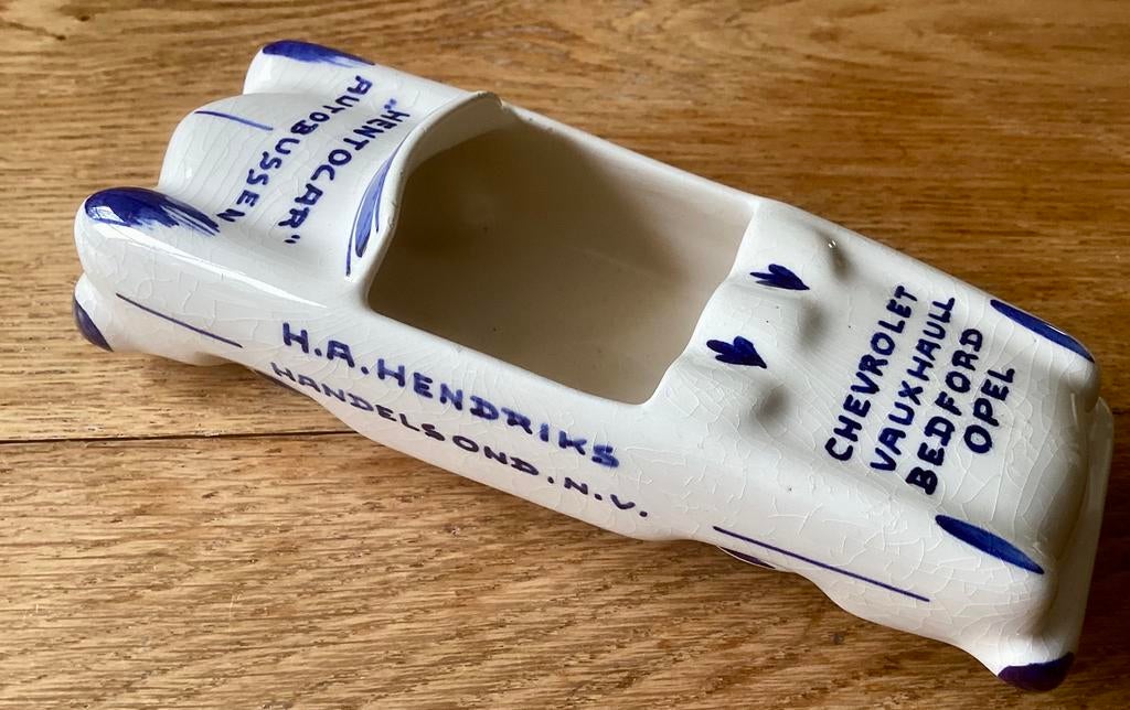 Vintage aardewerk reclame asbak. Hentocar Autobussen Helmond, Ophalen of Verzenden, Zo goed als nieuw, Gebruiksvoorwerp