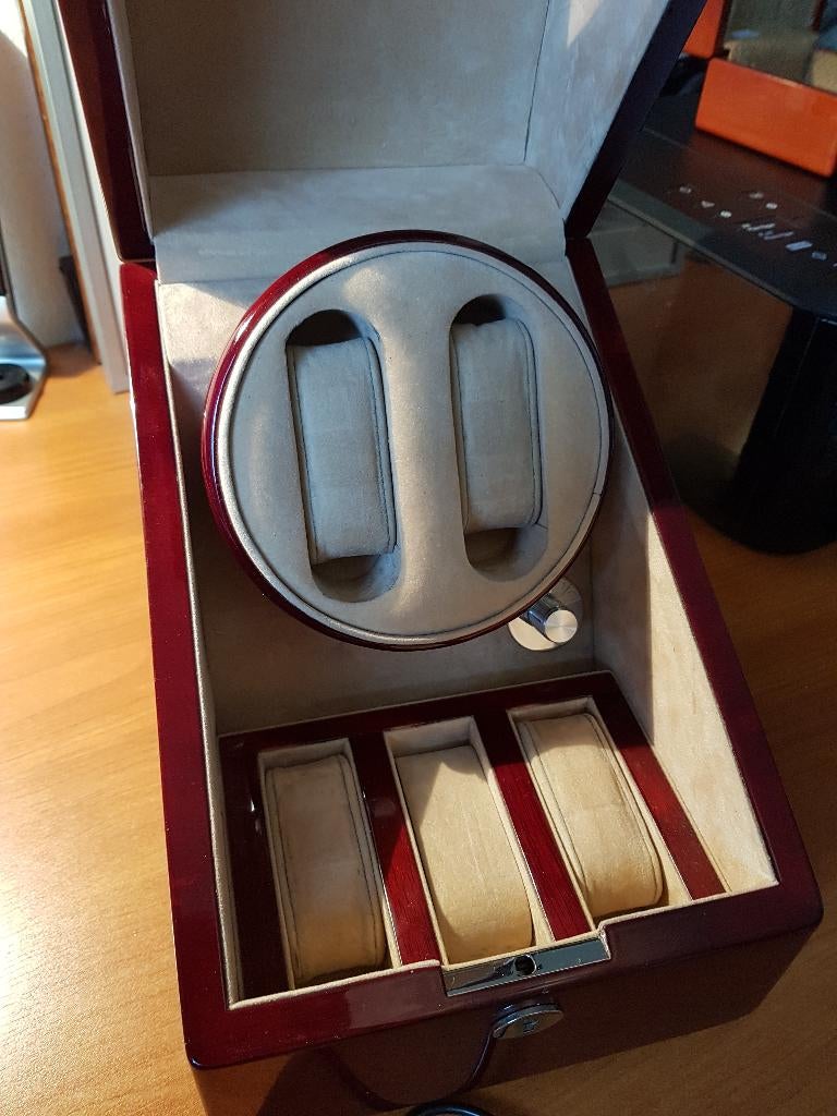 Horlogewinder Rocket Red Box, Sieraden, Tassen en Uiterlijk, Ophalen of Verzenden, Gebruikt, Overige materialen, Overige merken