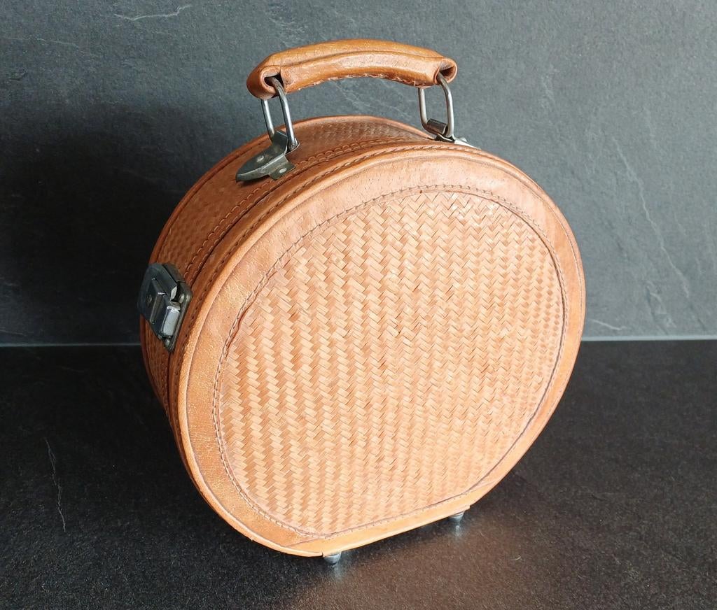 Vintage Rieten met Leer Handtasje / Beautycase voor € 10, Ophalen, Bruin, Handtas