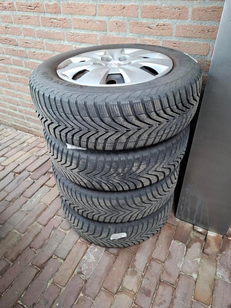 Setje velgen met winterbanden 195/65 R15 / Hyundai, Ophalen