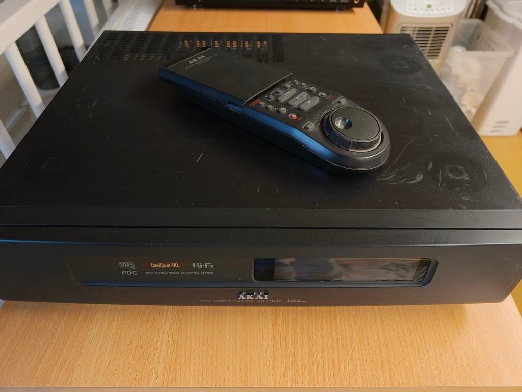 Akai VS-F1040 VHS VCR met afstandsbediening, Ophalen, Gebruikt, VHS-speler of -recorder