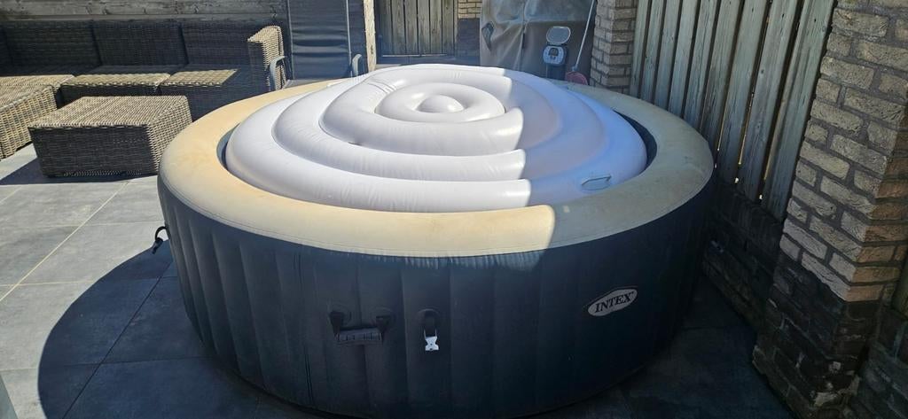 Intex Jacuzzi 6-persoons, Ophalen, Gebruikt, Afdekzeil