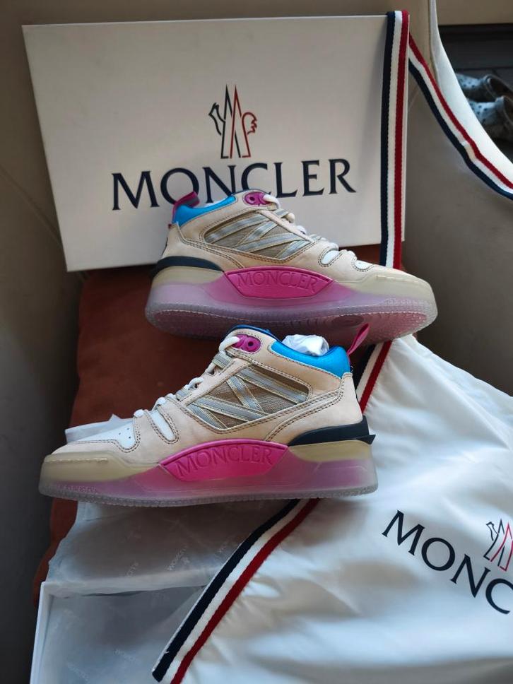 Moncler Original Sneaker 36 no, Kleding | Dames, Schoenen, Nieuw, Sneakers of Gympen, Beige, Ophalen of Verzenden