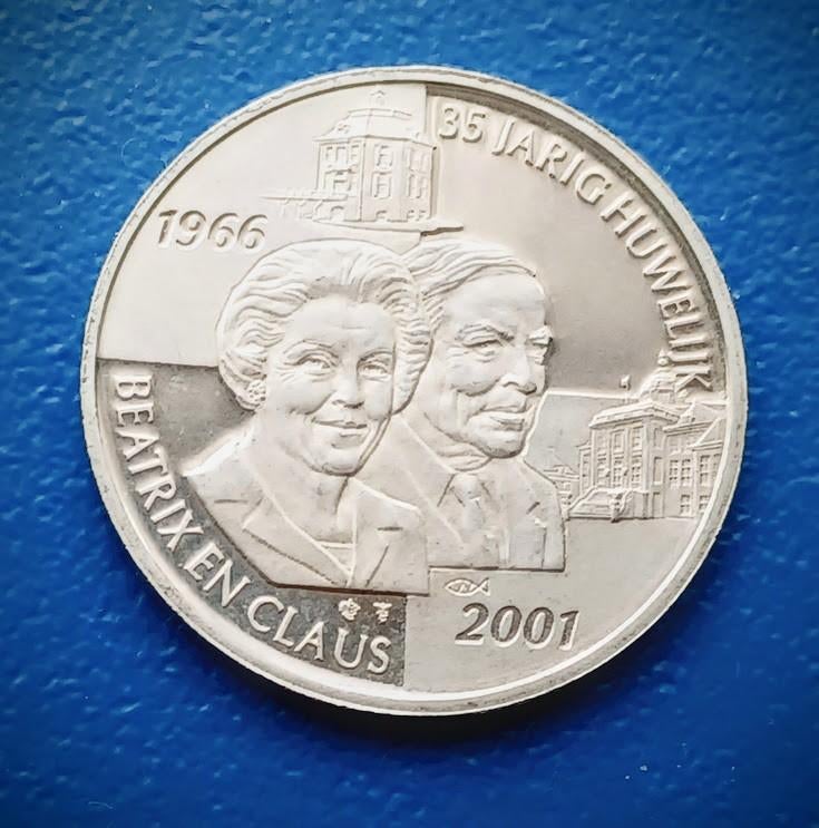 Penning 35 jarig huwelijk Beatrix en Claus - 2001, Verzenden, Overige materialen, Nederland