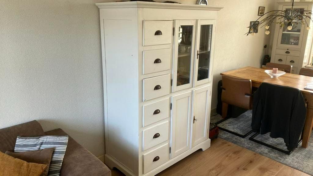 Mooie oude landelijke buffetkast, Huis en Inrichting, Ophalen, Zo goed als nieuw