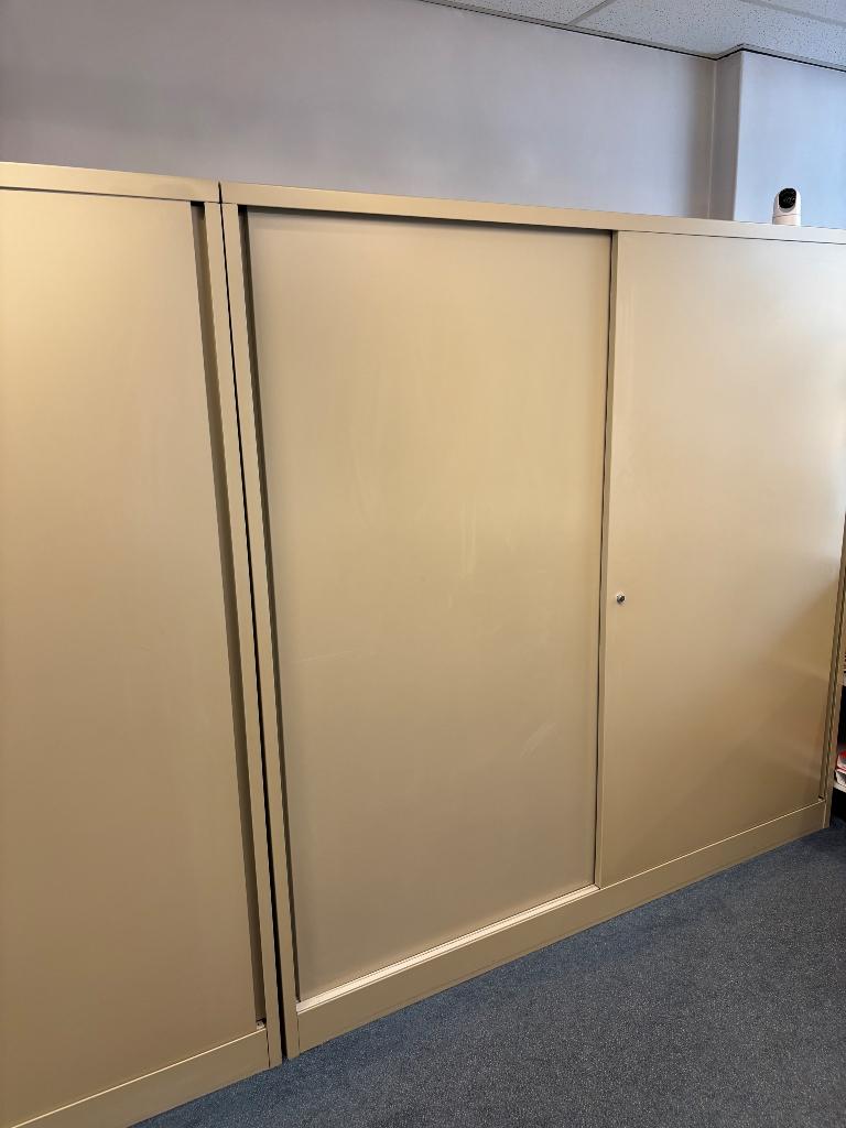 IJzeren kasten, Ophalen, Gebruikt, 150 tot 200 cm, Metaal