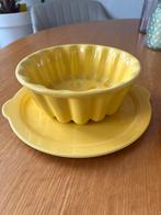 Vintage Gele Puddingvorm met Schaal - Hartjes Design, Ophalen