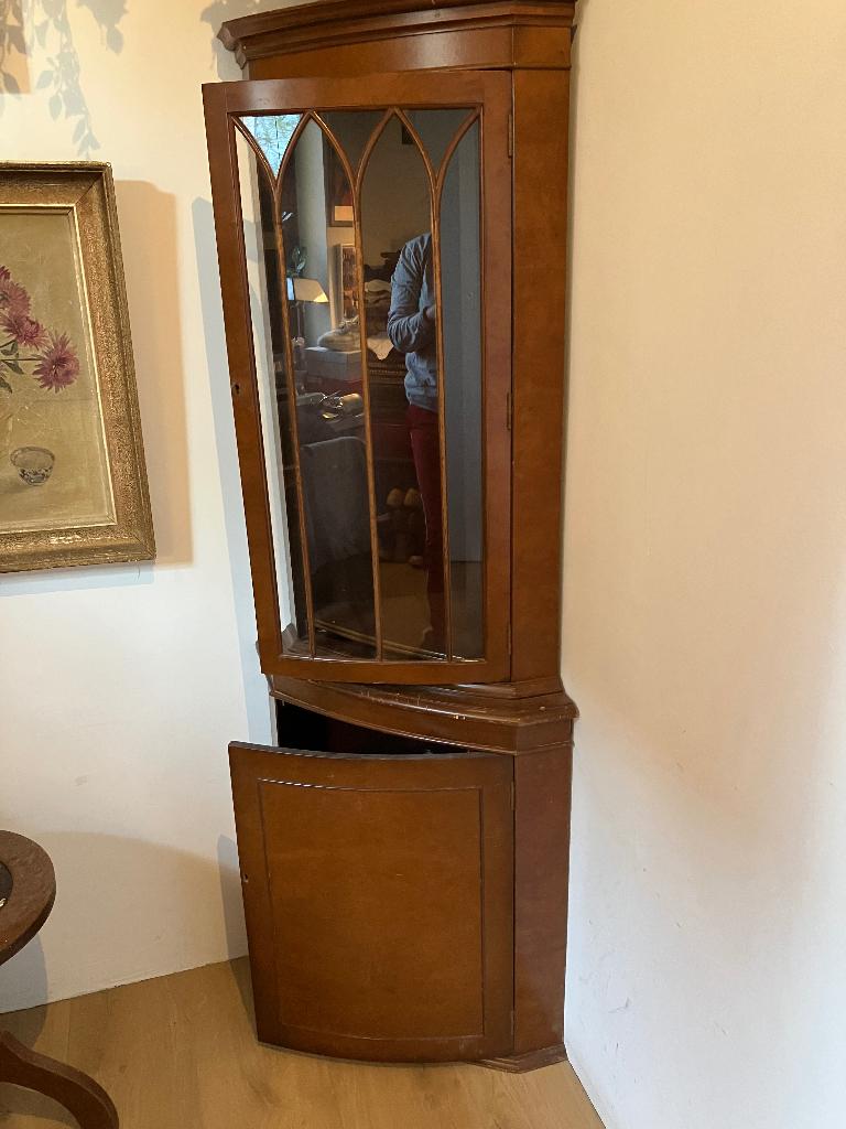 Antieke hoekkast, Antiek en Kunst, Ophalen of Verzenden