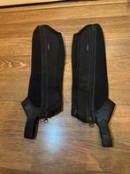 Nieuwe chaps decathlon te koop, Dieren en Toebehoren, Paardrijkleding, Kinderen, Ophalen of Verzenden, Schoeisel, Nieuw