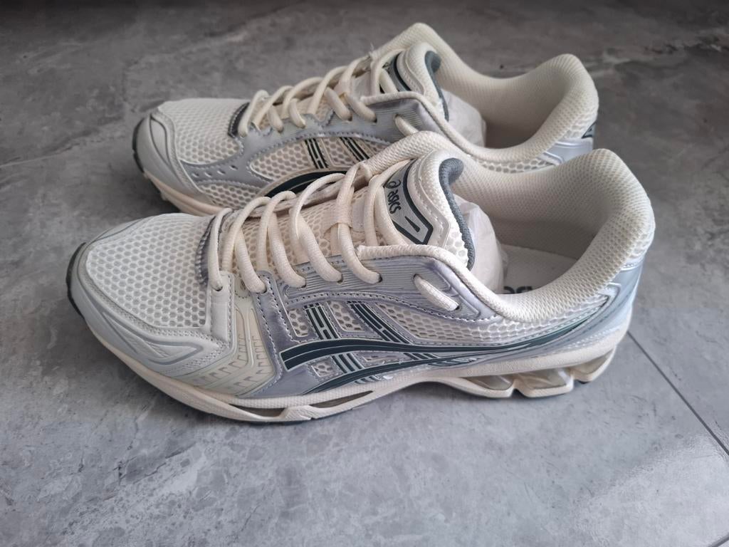 Asics Kayano hardloopschoenen maat 43 nieuw, Hardloopschoenen, Ophalen of Verzenden, Zo goed als nieuw, Hardlopen