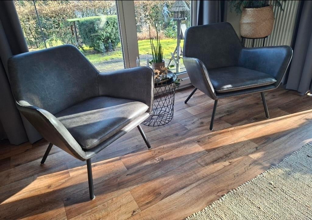 2 kunstleren fauteuils van t woonmerk Puur model Berg, Ophalen, Kunststof, Minder dan 75 cm, Zo goed als nieuw