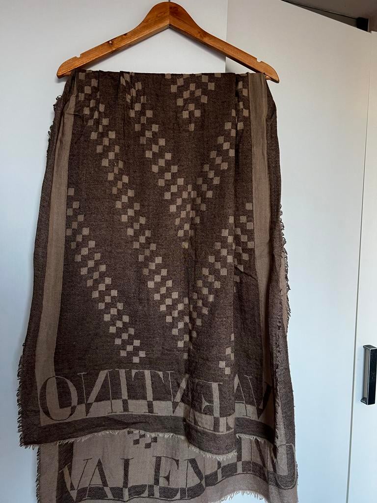Valentino sjaal beige bruin, Kleding | Dames, Mutsen, Sjaals en Handschoenen, Ophalen of Verzenden, Gedragen, Sjaal